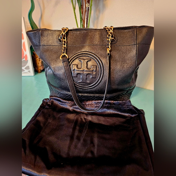 Tory Burch Flemming Tote - Picture 2 of 11